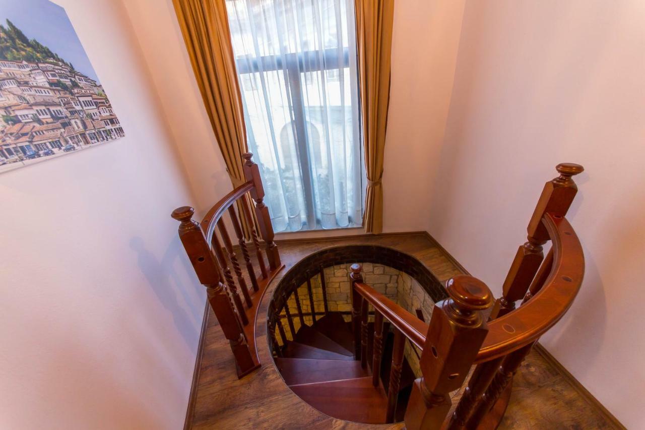 Heraklis Hotel Berat Esterno foto