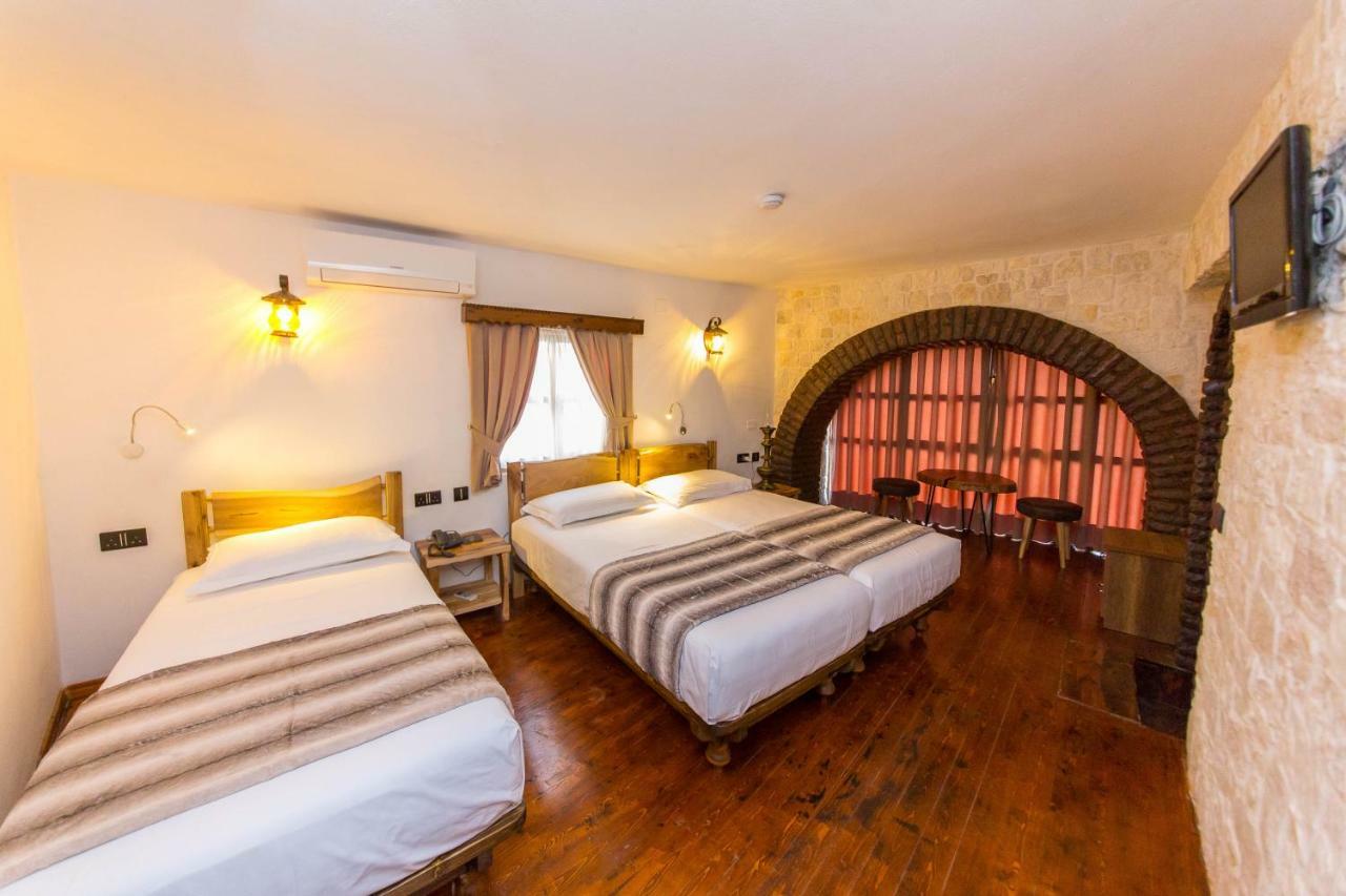 Heraklis Hotel Berat Esterno foto