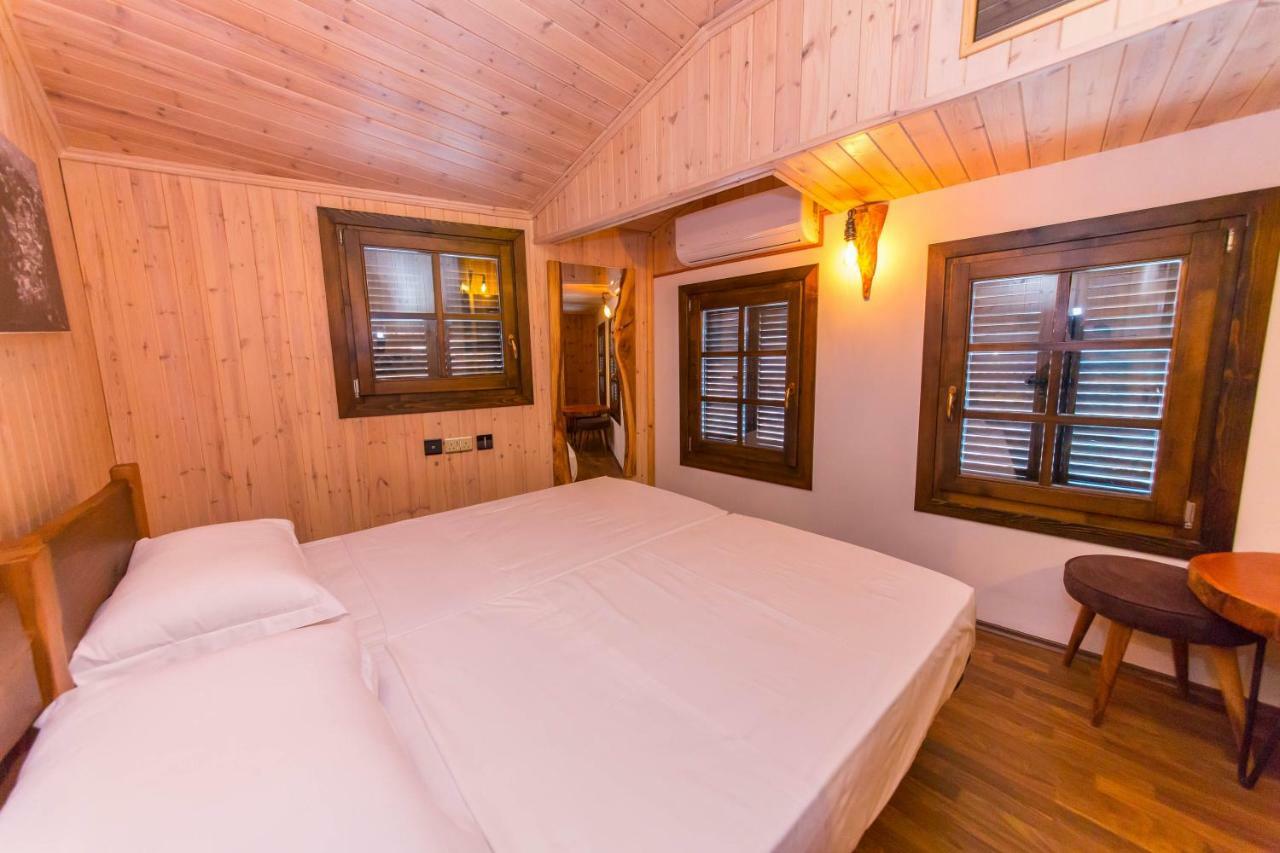 Heraklis Hotel Berat Esterno foto