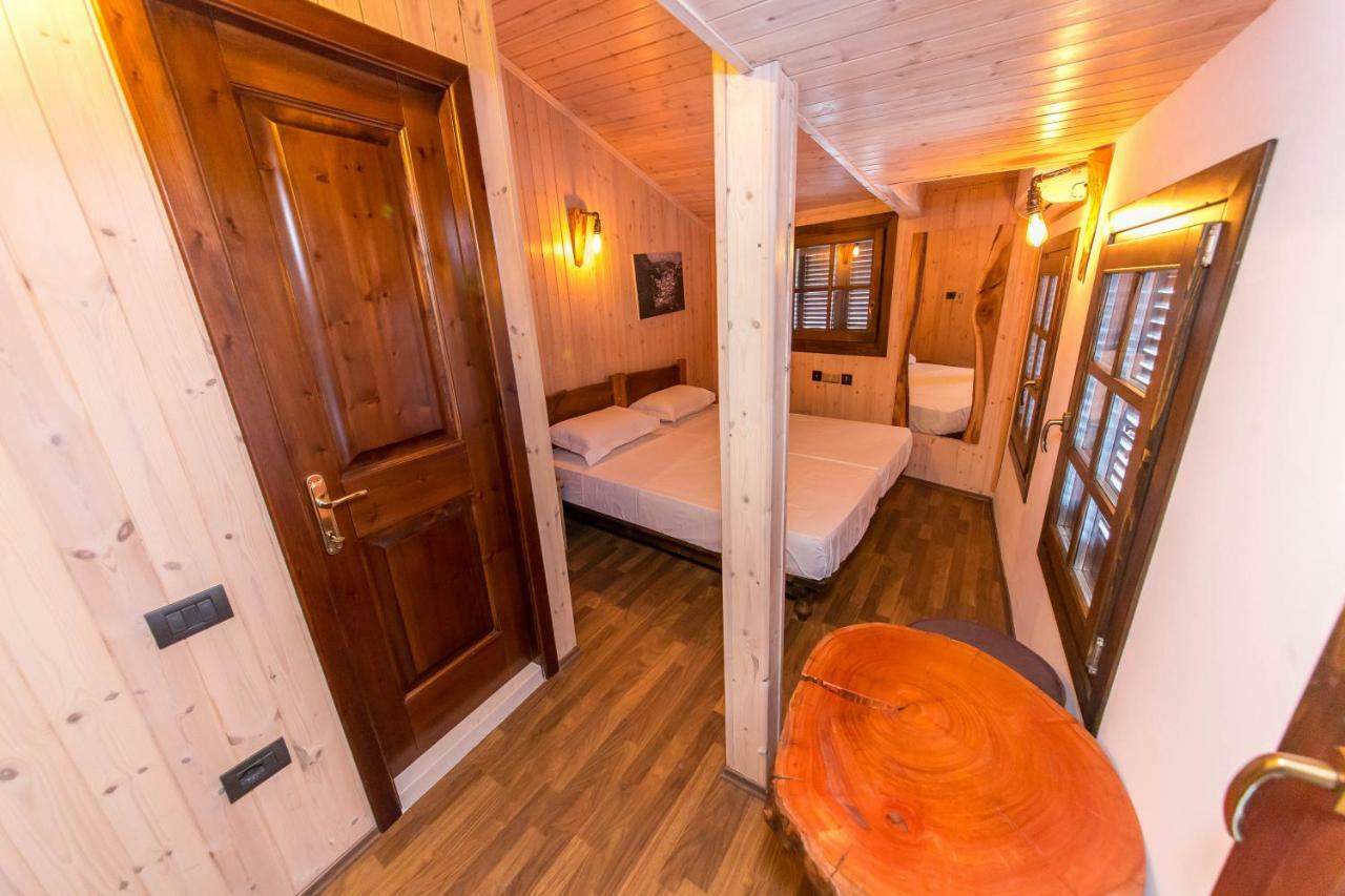 Heraklis Hotel Berat Esterno foto