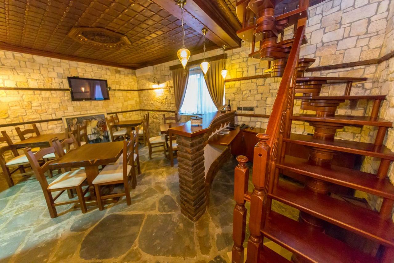 Heraklis Hotel Berat Esterno foto