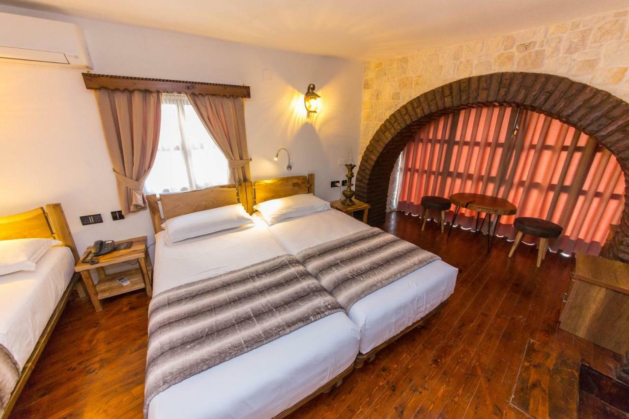 Heraklis Hotel Berat Esterno foto